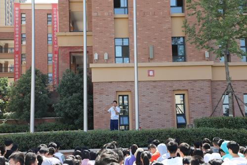 学生认真学习_meitu_4 学生认真学习_meitu_4