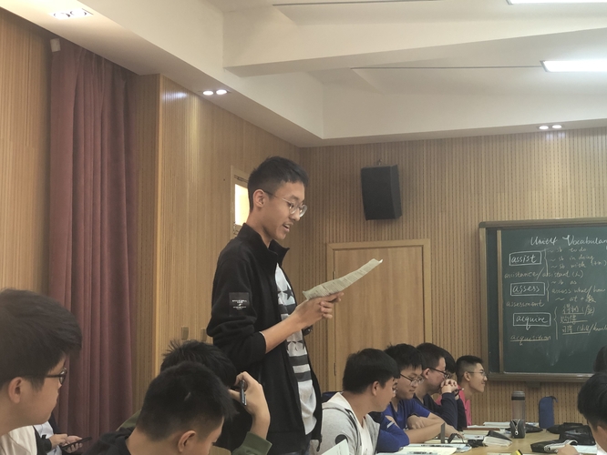 碰撞思维火花 碰撞思维火花