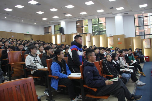 学生互动回答问题 学生互动回答问题