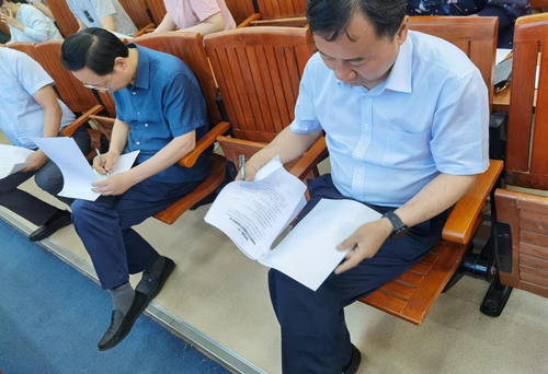 我校领导签订安全责任书 我校领导签订安全责任书