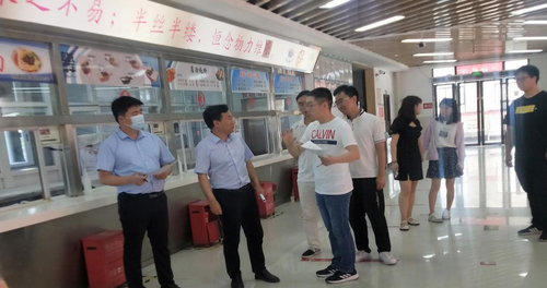 牛建勋副书记带队到食堂检查 牛建勋副书记带队到食堂检查
