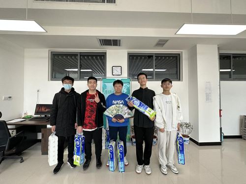 学生领奖 学生领奖